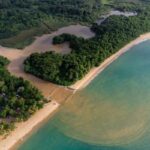Impact des intempéries à Deshaies : interdiction de baignade à Grande-Anse